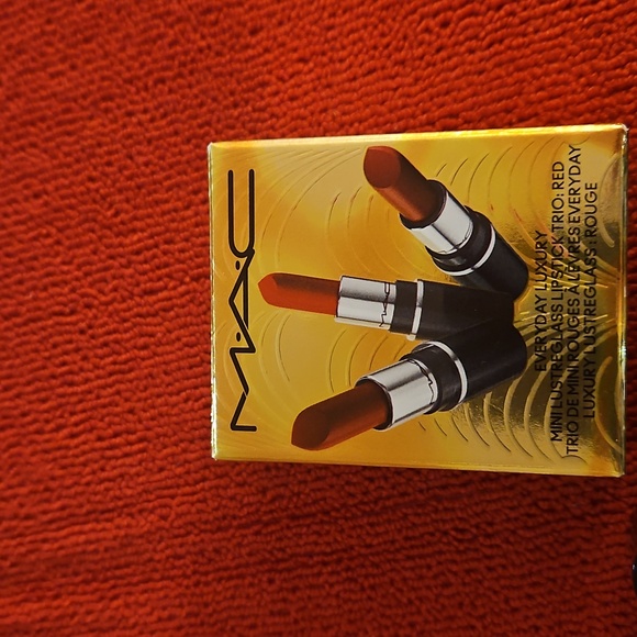 MAC Everyday Mini Lipstick Trio Set. Red Trio. New In Box. - Picture 3 of 9